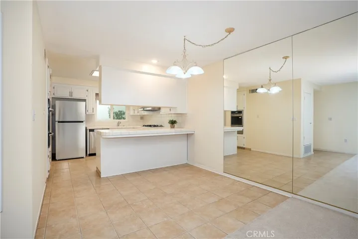 26807 Circle Of The Oaks, Newhall, California 91321 — photo 5