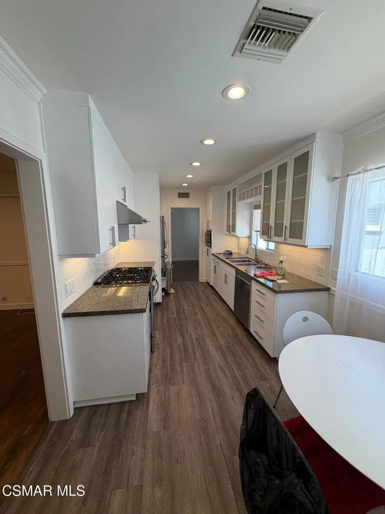 23723 Oxnard Street, Los Angeles, California 90079 — photo 5