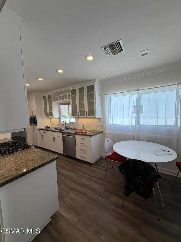 23723 Oxnard Street, Los Angeles, California 90079 — photo 4