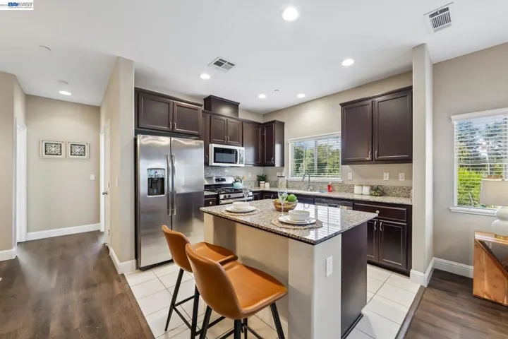 1252 Detroit Ave 5, Concord, California 94520 — photo 5