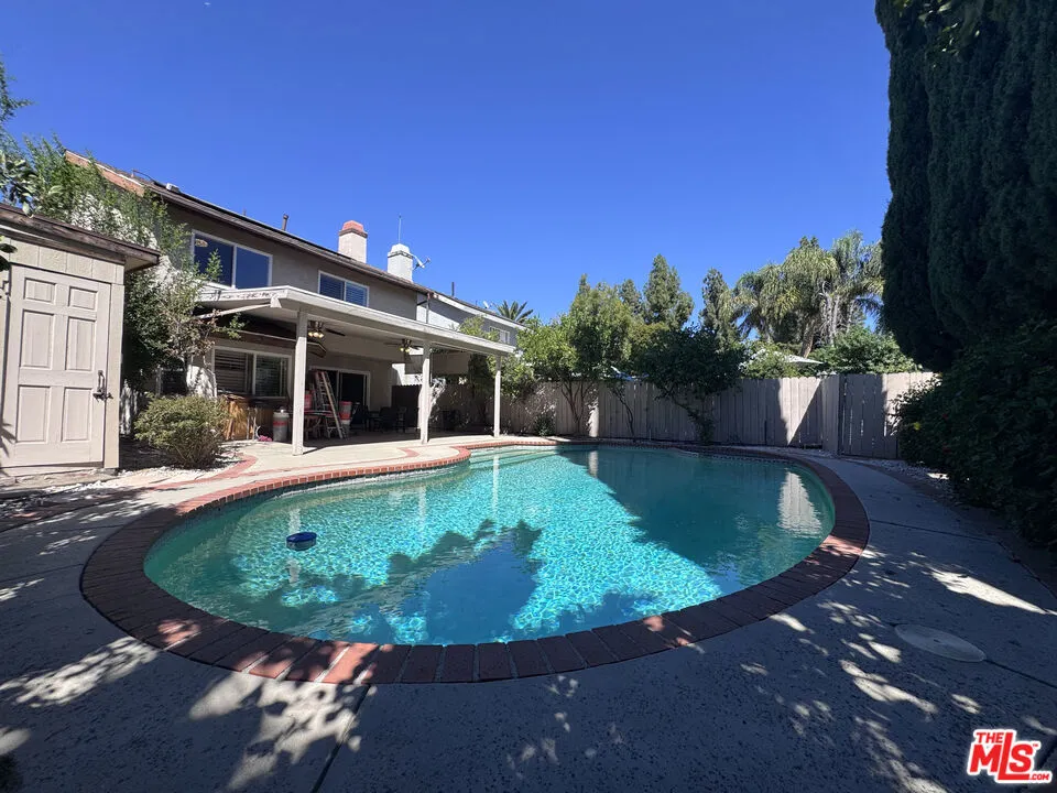 18320 Elkwood Street, Los Angeles, California 91335 — photo 4