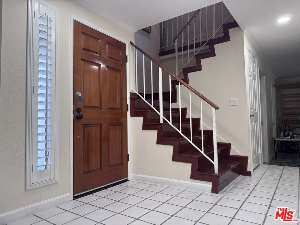 18320 Elkwood Street, Los Angeles, California 91335 — photo 5