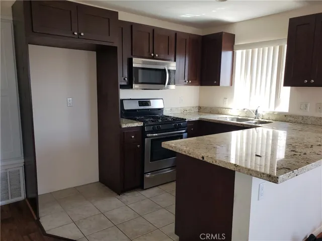 14537 Archwood Street 302, Van Nuys, California 91405 — photo 5
