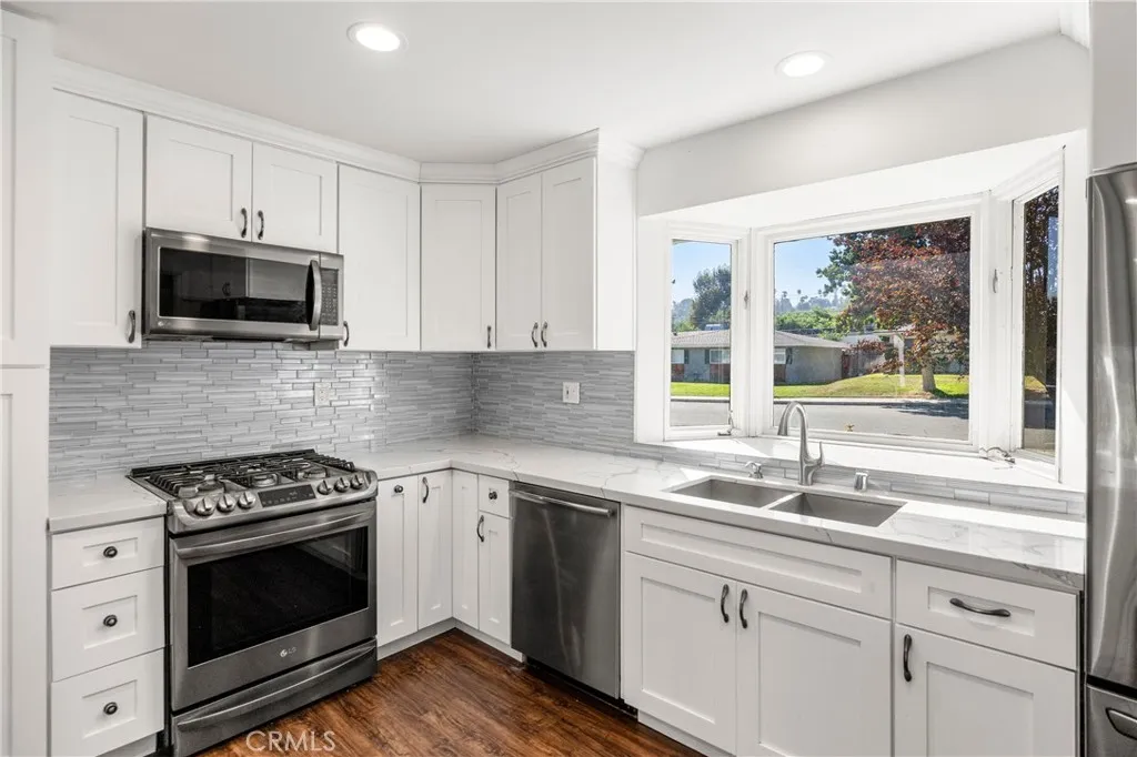 Kitchen with Bay Window to the Front Yard Kitchen with Bay Window to the Front Yard