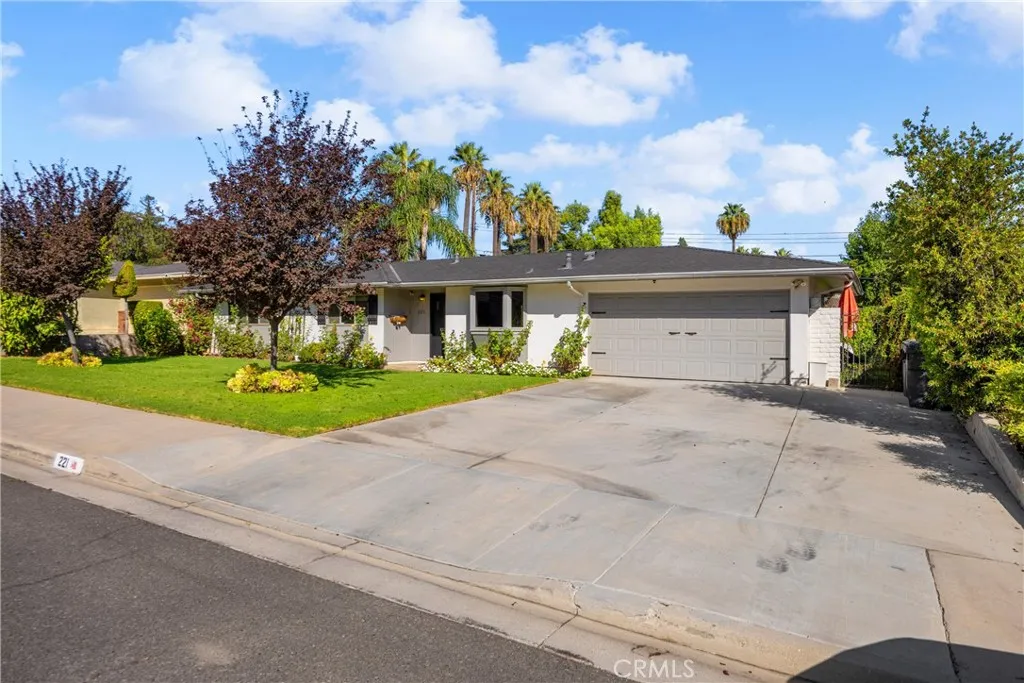 Extra wide driveway to accommodate Extra wide driveway to accommodate
