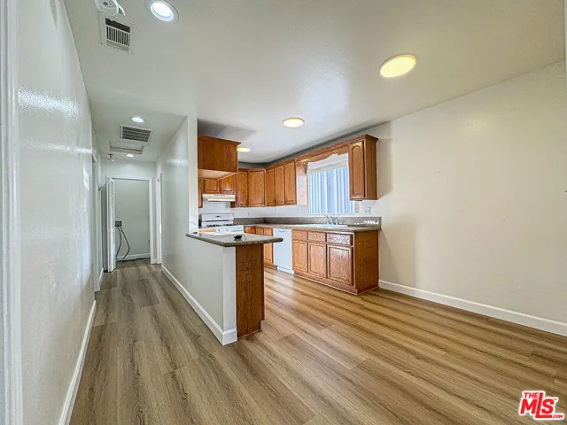 1555 204th Street 1555, Torrance, California 90501 — photo 4