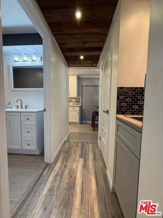 1043 Thompson Avenue 11, Glendale, California 91201 — photo 5