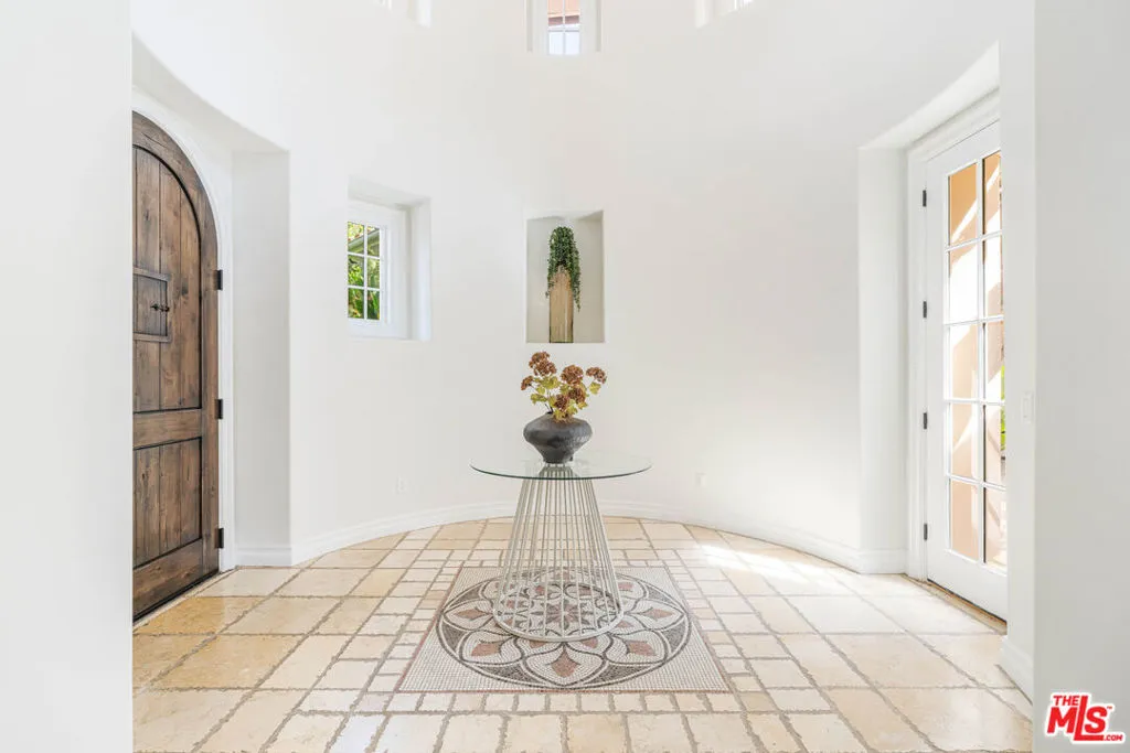 gallery-image 2
