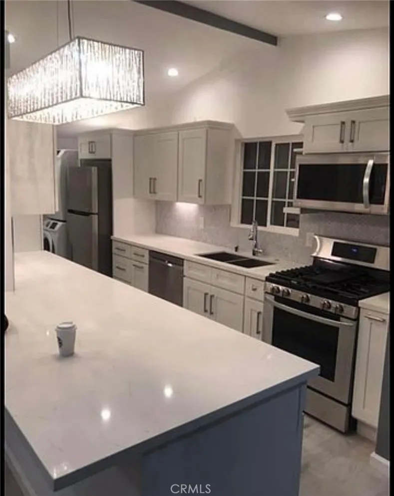 8214 Shirley, Los Angeles, California 91335 — photo 5