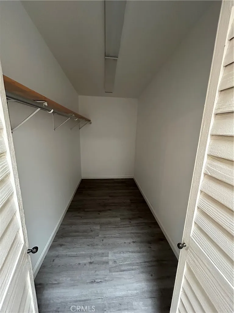 Main Bedroom Walk-in Closet