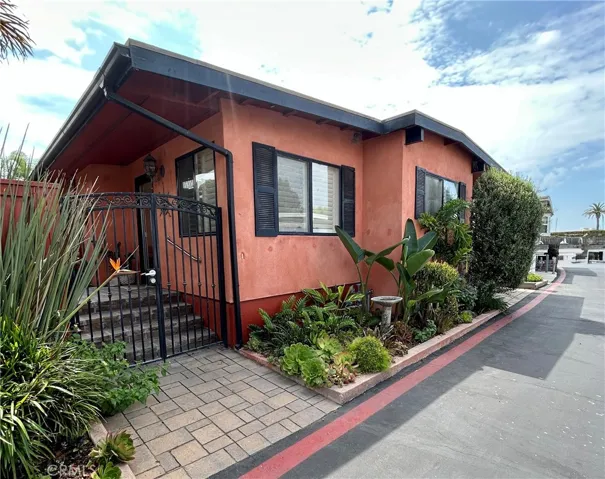 103 Yorktown, Newport Beach, California 92660 — photo 4