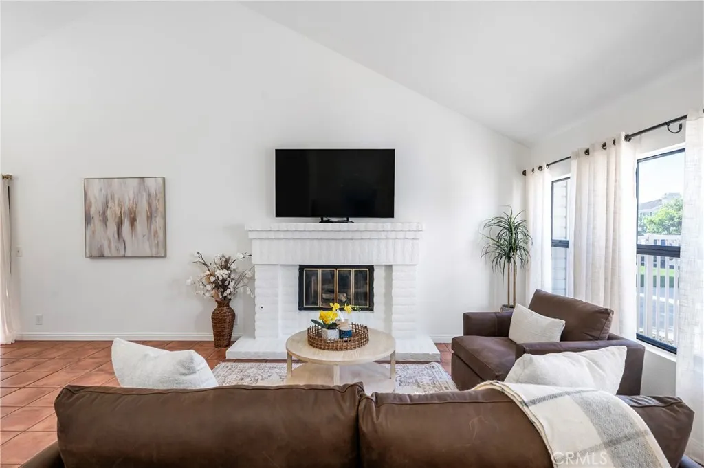 492 E Yale Loop, Irvine, California 92614 — photo 4