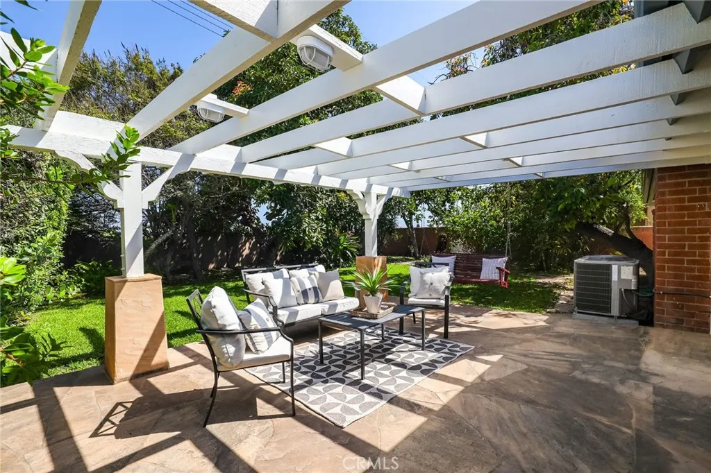 Large 6500sqft+ lot with mature landscaping and more than 10 fruit trees!
