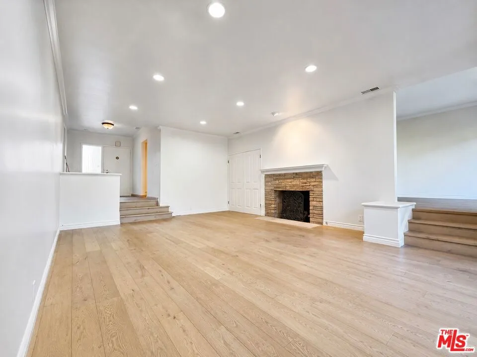 2200 S Canfield Avenue, Los Angeles, California 90034 — photo 4