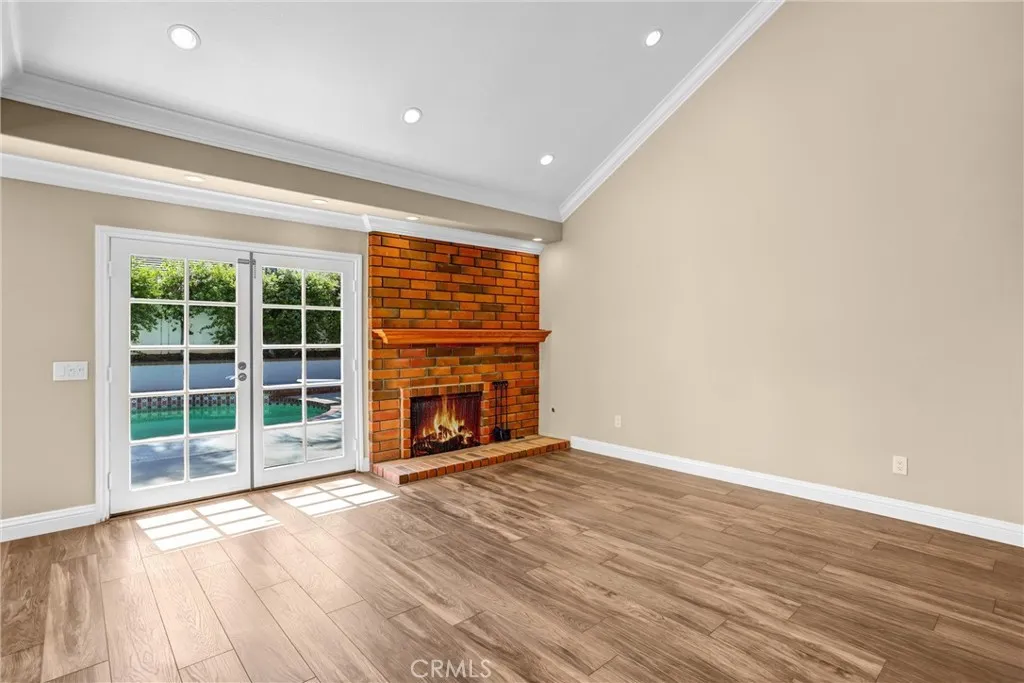 1027 Country Club, Corona, California 92878 — photo 5