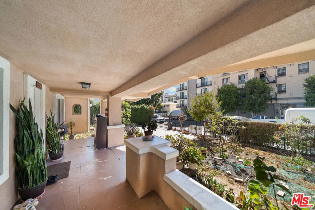 838 S St Andrews Place, Los Angeles, California 90005 — photo 4