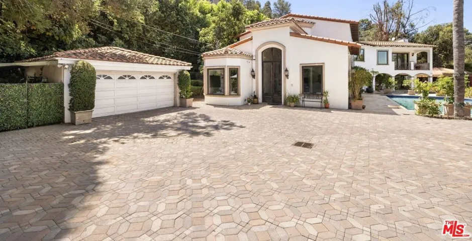 13355 Mulholland Drive, Beverly Hills, California 90210 — photo 4