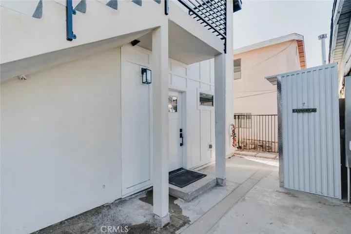 5732 Willowcrest Avenue 2, North Hollywood, California 91601 — photo 5