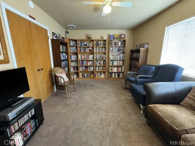 COMMUNITY LIBRARY