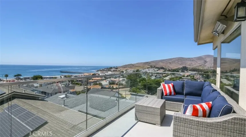 upper-level deck off living room