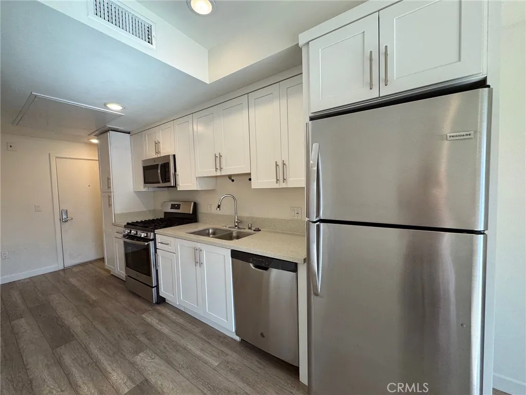 1025 S Berendo Street 207, Los Angeles, California 90006 — photo 4