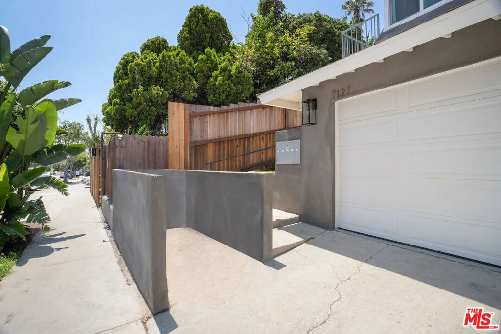 7127 Ramsgate Avenue, Los Angeles, California 90045 — photo 4