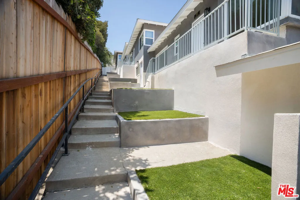 7127 Ramsgate Avenue, Los Angeles, California 90045 — photo 5