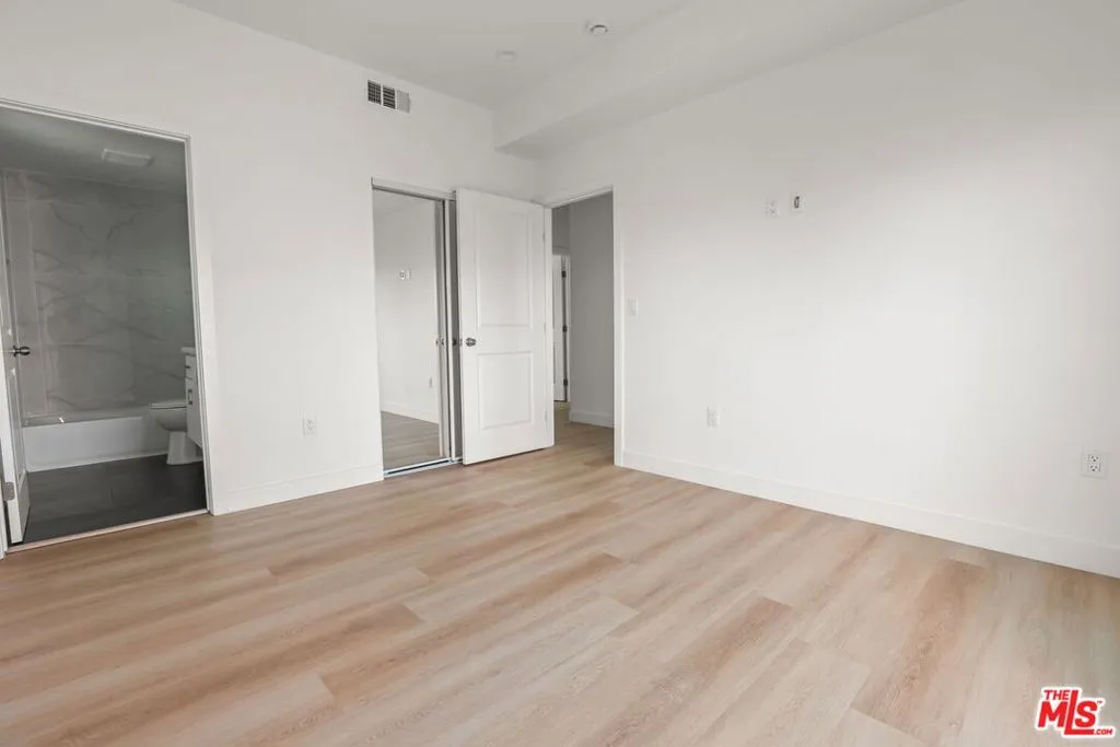 1265 Browning Boulevard C, Los Angeles, California 90037 — photo 4