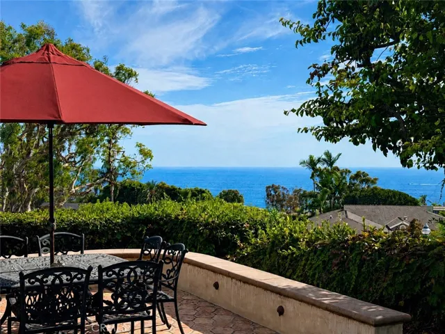 Evocative of the French Riviera
