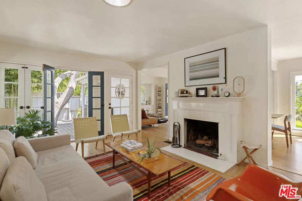 8534 Walnut Drive, Los Angeles, California 90046 — photo 4