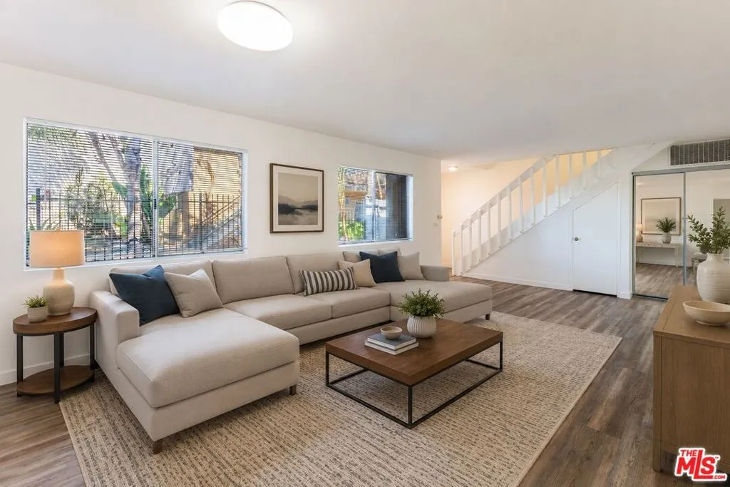 11425 Tiara Street, Los Angeles, California 91601 — photo 4