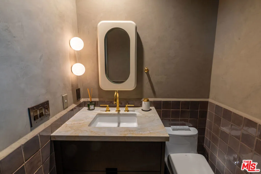 Powder Room Powder Room