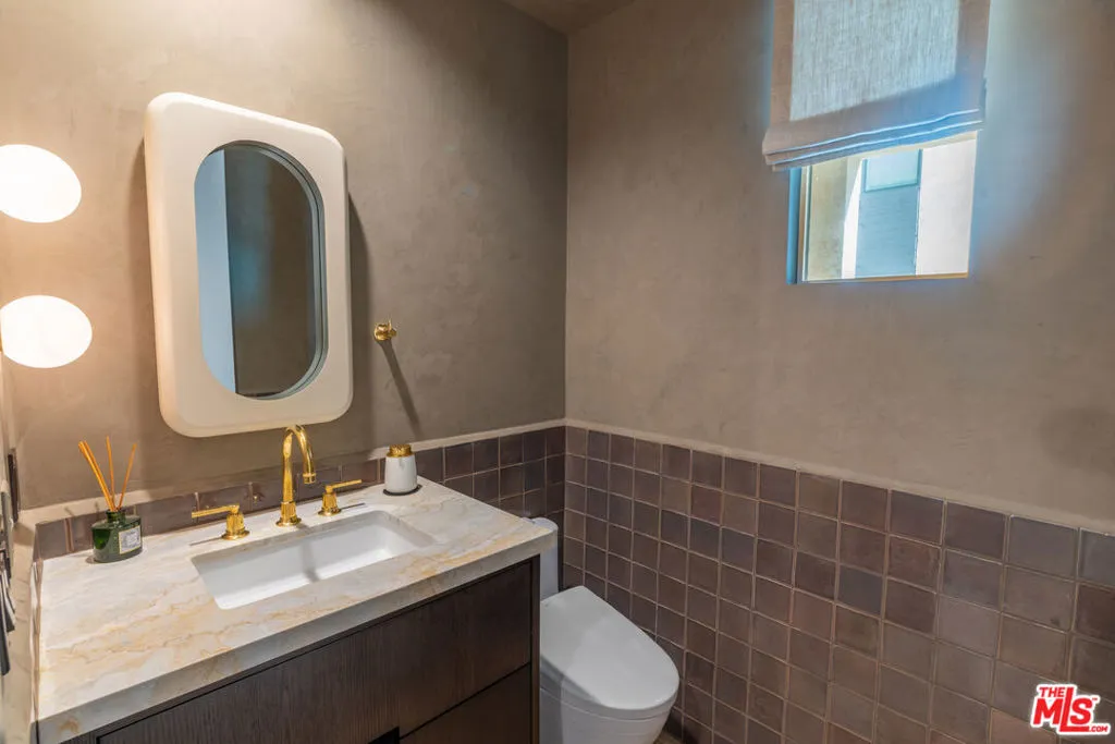 Powder Room Powder Room