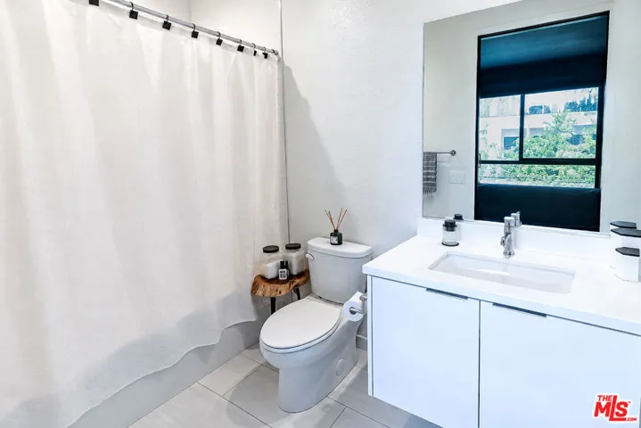 2nd Level Ensuite Bathroom