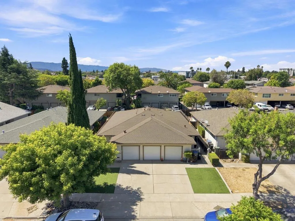 Drone view 5871-5873 El Dori Dr.