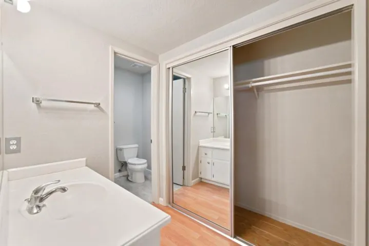 Master Bath 5873 El Dori Dr.