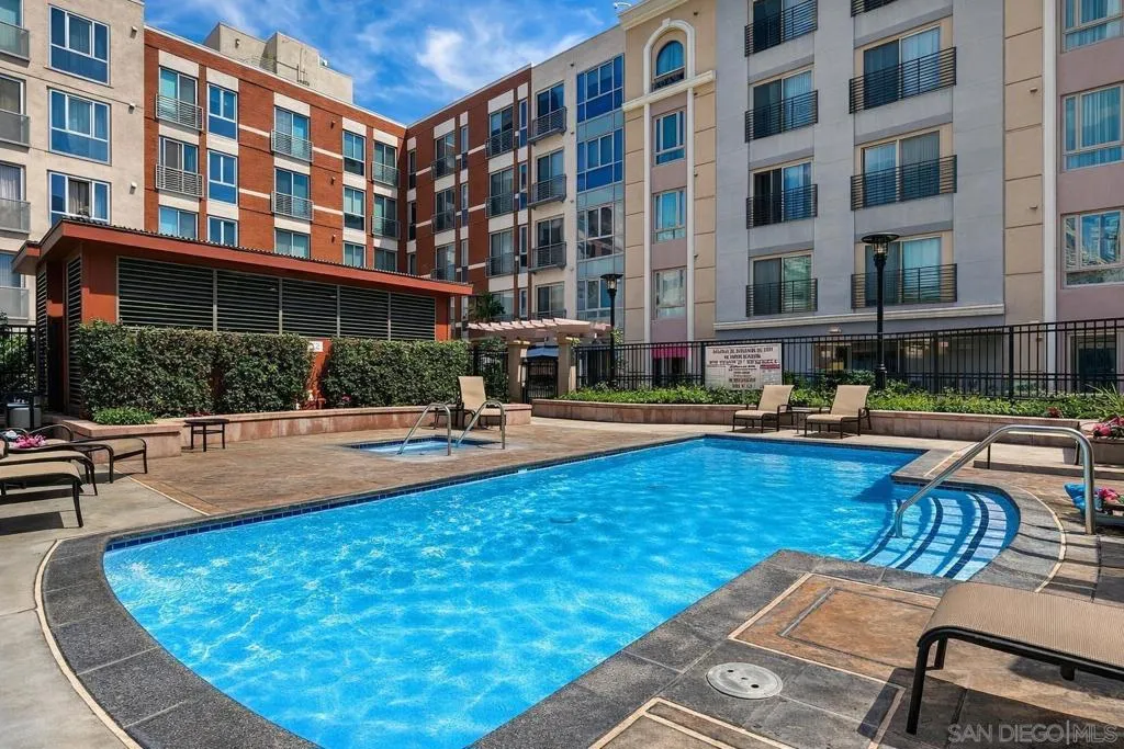 Swimming Pool/Hot Tub/Sauna