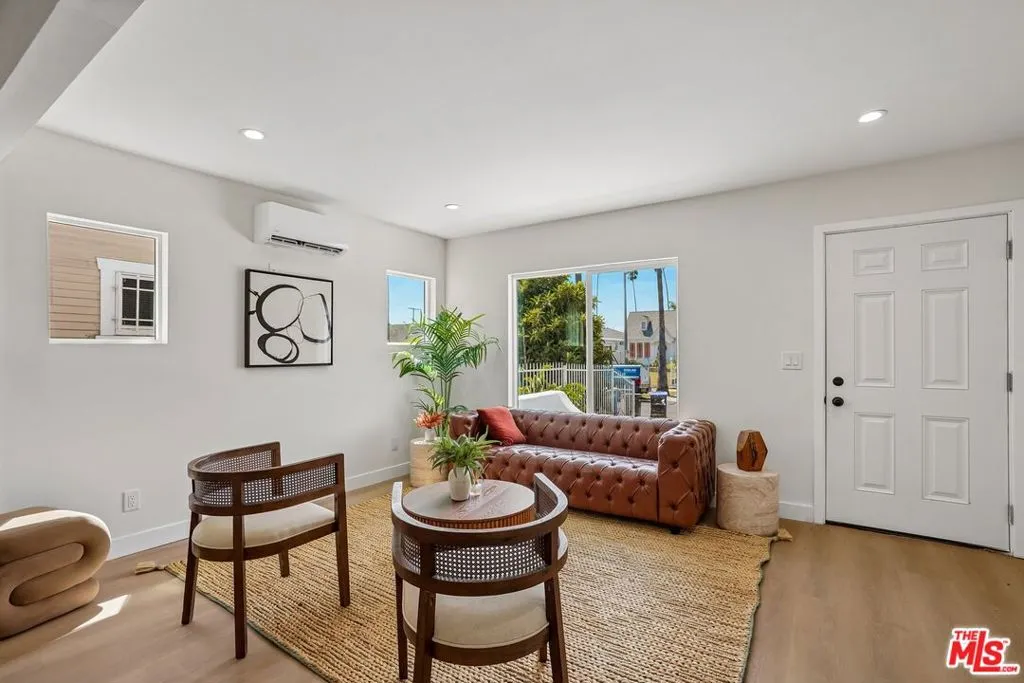 5214 Cimarron Street, Los Angeles, California 90062 — photo 4