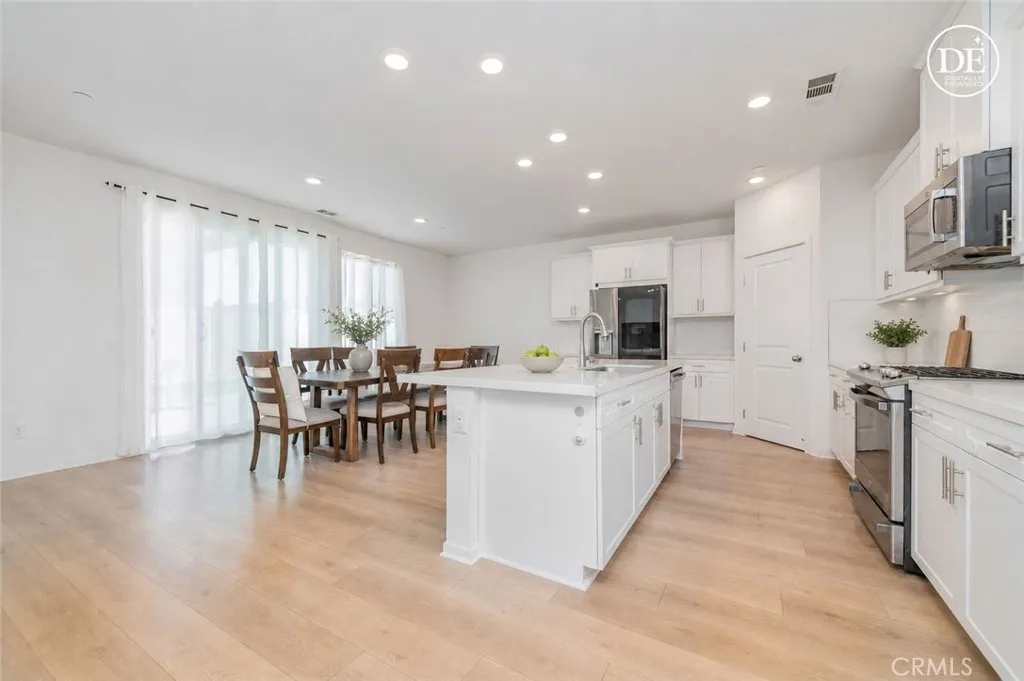 2239 Melogold, Corona, California 92883 — photo 5