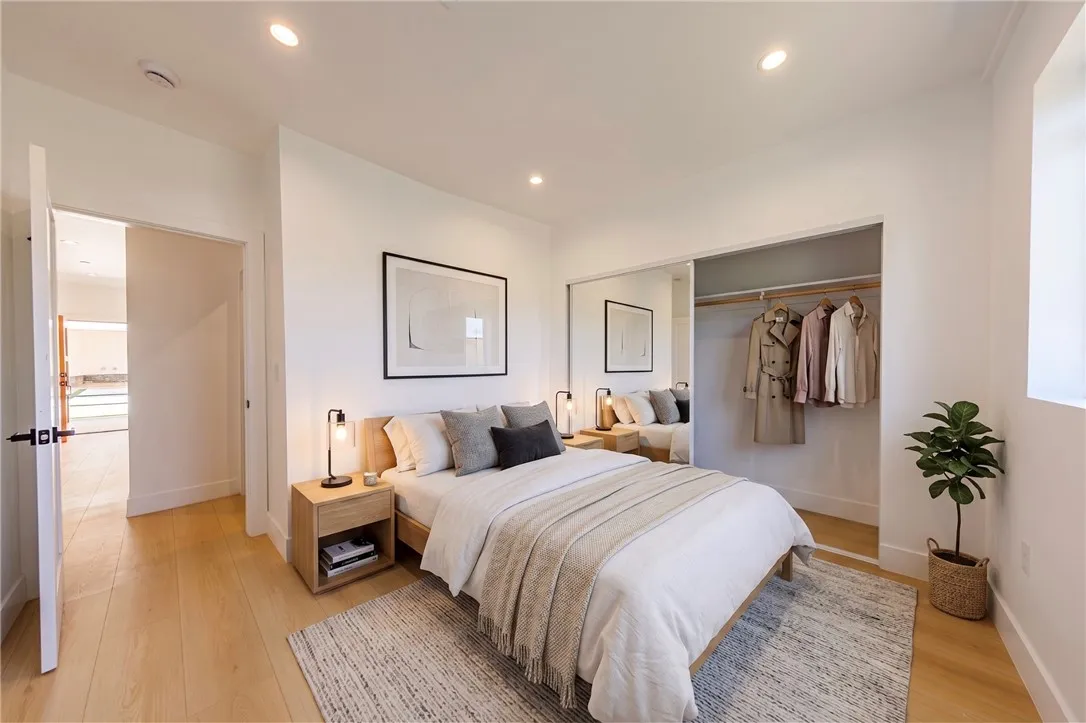 1261 S Longwood Avenue 1, Los Angeles, California 90019 — photo 4