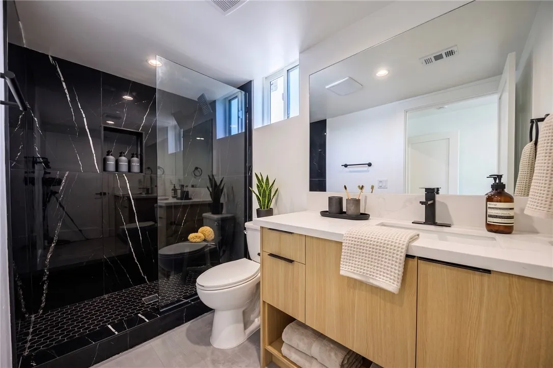 1261 S Longwood Avenue 1, Los Angeles, California 90019 — photo 5