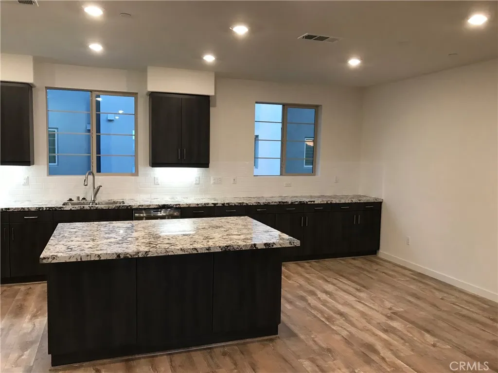258 Harringay, Irvine, California 92618 — photo 4