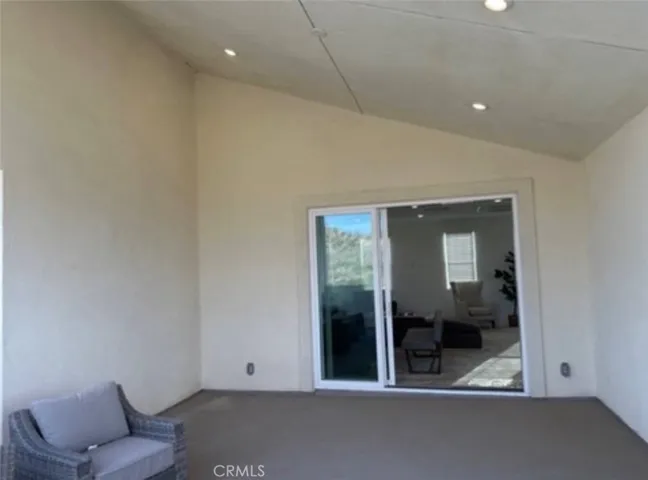27148 Skyland, Valencia, California 91381 — photo 5