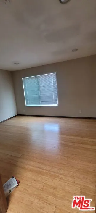 6908 Remmet Avenue 8, Los Angeles, California 91303 — photo 5