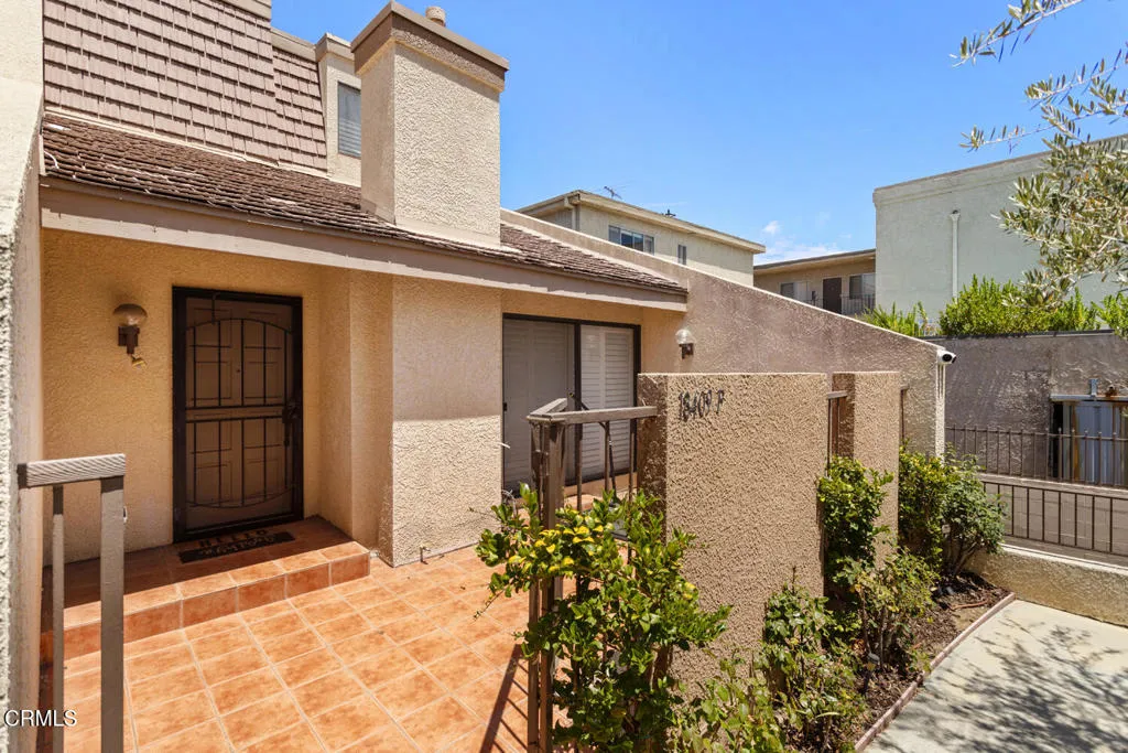 18409 Collins Street F, Los Angeles, California 91356 — photo 4