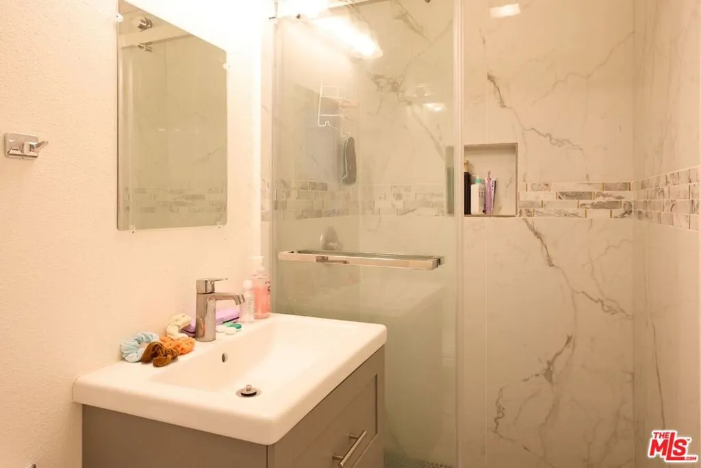 1475 W 28th Street, Los Angeles, California 90007 — photo 4