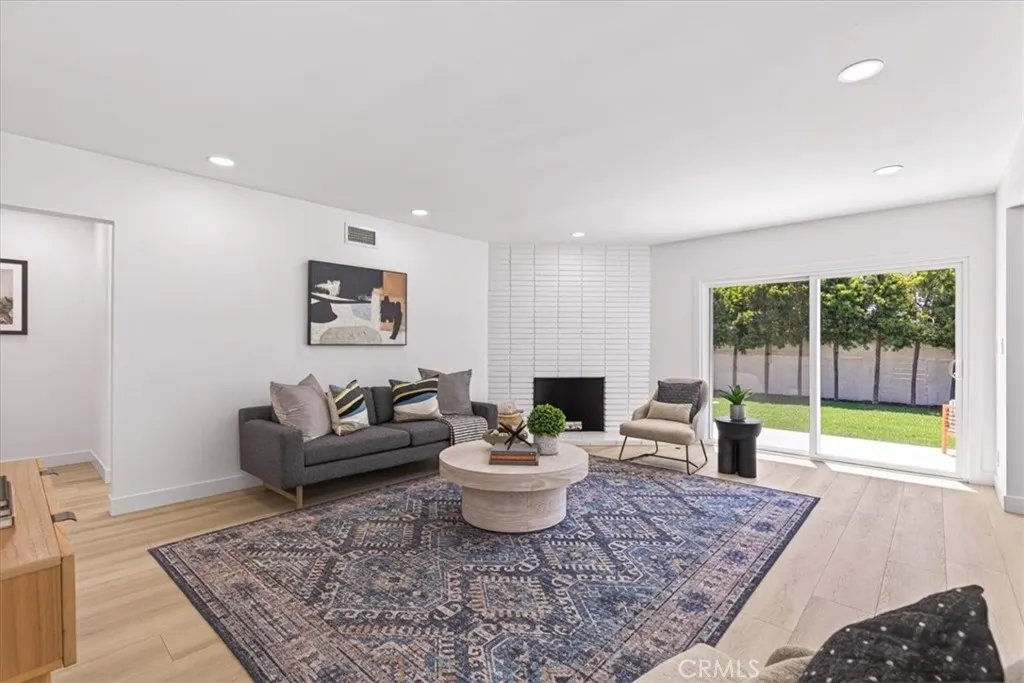 3861 S Norton Avenue, Los Angeles, California 90008 — photo 4
