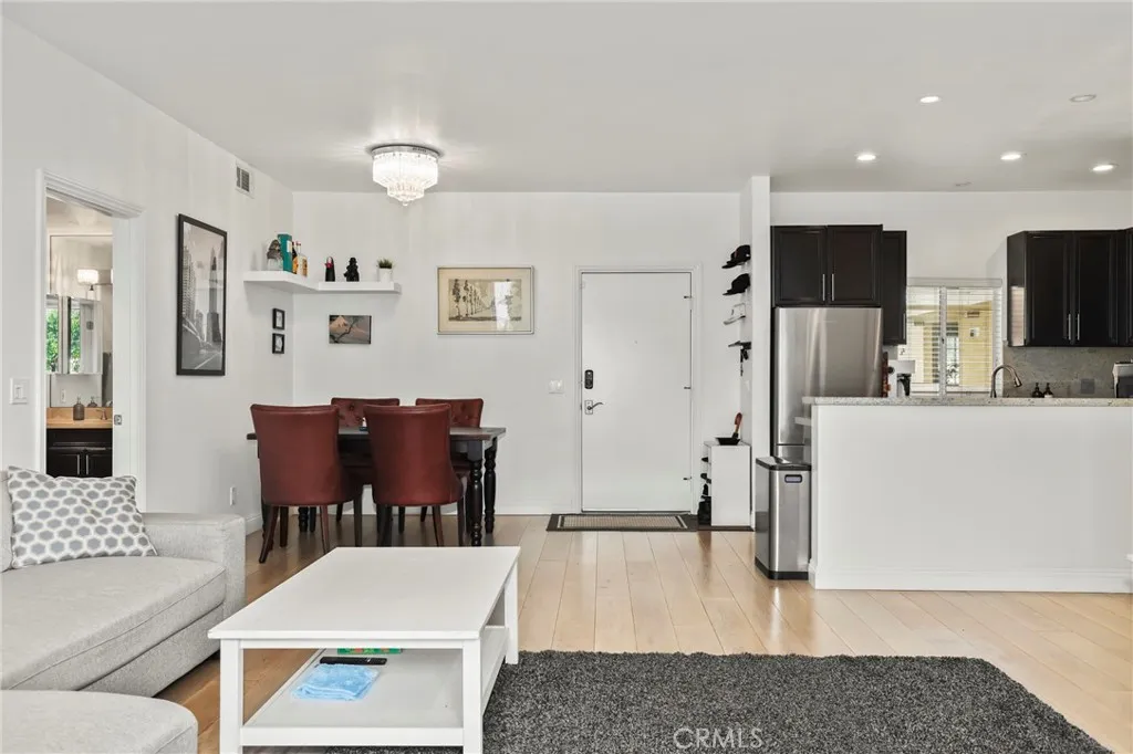 2263 Fox Hills Drive 203, Los Angeles, California 90064 — photo 5