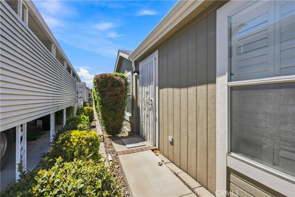 1250 N Kirby 207, Hemet, California 92545 — photo 4