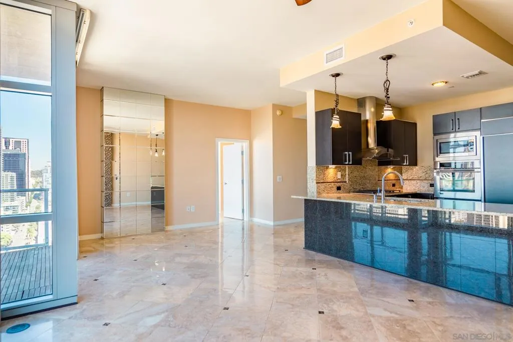 800 The Mark Ln 2301, San Diego, California 92101 — photo 4